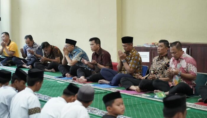 Sambut Jendral Suyudi, Polda Sulbar Bersama Anak Yatim Titip ki Doa untuk Bhayangkara yang Semakin Amanah dan Diberkahi