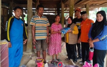 Dinsos Bulukumba Kembali Salurkan ki Bantuan Korban Kebakaran di Kajang