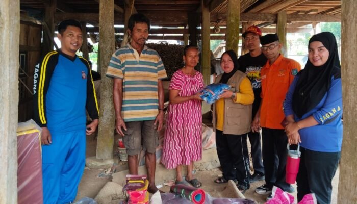 Dinsos Bulukumba Kembali Salurkan ki Bantuan Korban Kebakaran di Kajang