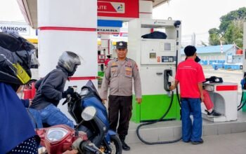 SPBU Bottopenno Wajo Dipantau Polsek Majauleng, Antrean BBM Diatur dengan Sistem Ganjil-Genap