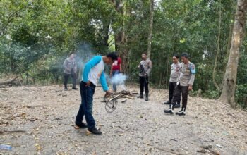 Aduan Warga Ditindak Cepat, Polsek Sinjai Selatan Musnahkan Arena Sabung Ayam di Kebun Warga