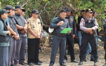 Polres Bulukumba Turunkan ki 35 Personel Kawal Eksekusi  Kebun di Ujung Loe.