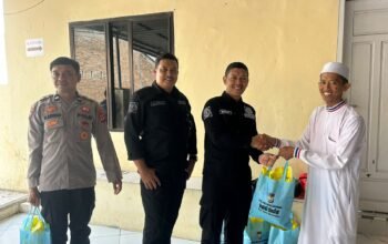 HUT Humas Ke 75, Humas Polres Bulukumba Salurkan ki Tauwwa Sembako ke Pondok Pesantren dan Panti Asuhan.