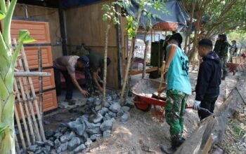 Warga Desa Kalebarembeng Dukung Pengerjaan Bedah Rumah Muh Ramli