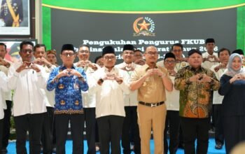 FKUB Sulbar Dikukuhkan, Gubernur Suhardi Duka Raih ki Penghargaan atas Keberhasilan Jaga Stabilitas Daerah