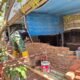 TNI dan Warga Warnai Renovasi Rumah Muh. Ramli di Gowa