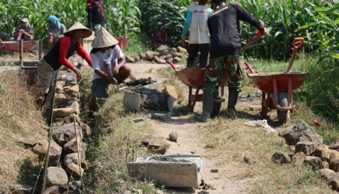 Jalan Tani 34 Persen, Talud 29 Persen: Dua Sasaran Fisik TMMD Gowa Terus Dikebut