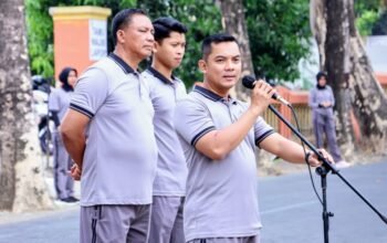 Dukung Green Policing, Kapolres Wajo Pimpin Kerja Bakti di Masjid Jami Al-Ikhlas 