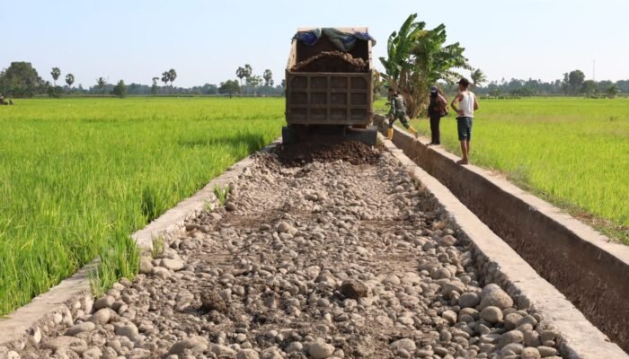 Satgas TMMD Kodim 1409/Gowa Lanjutkan Pembangunan Talud di Kalebarembeng