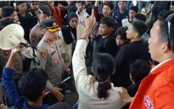 Kabid Humas Polda Sulbar: Polri Kawal ki Penyampaian Aspirasi di DPRD Provinsi, Kedepankan Pendekatan Humanis dan Dialog