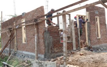 Satgas TMMD ke-130 Gowa Lanjutkan Pembangunan RTLH Ismail, Progres 42 Persen