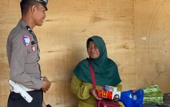Berburu Berkah, Polantas Polda Sulbar Kembali ki Tebar Kebaikan di Tengah Masyarakat