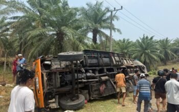 Sigap Tangani Kecelakaan Truk Pengangkut Minyak Kita, Ditlantas Polda Sulbar Imbau ki Pengemudi Utamakan Keselamatan