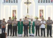 Titip ki Doa, Dengarkan Harapan: Kehangatan Minggu Kasih Kapolda Sulbar di Gereja Santa Maria