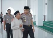 Sholat Dzuhur di Masjid Raya Suada, Kapolda Sulbar Silaturahmi ki dengan Imam dan Titip Doa untuk Tugas