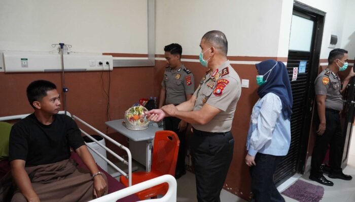 Bukan Sekadar Pimpinan, Tapi Orang Tua: Hangatnya Doa Kapolda Sulbar di Rumkit Bhayangkara Lewat Momentum Minggu Kasih