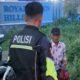Kelelahan dan Sakit di Tengah Jalan, Seorang Kakek Dibantu ki Polisi Pakai Mobil Patroli ke Tasiu