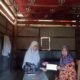 BUMDes Pada Idi Desa Palae Salurkan Dana Sosial kepada Warga yang Membutuhkan